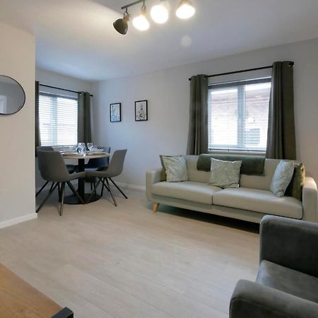 Crewe Short Lets 6 Victoria Court, Crewe Apartment Bagian luar foto