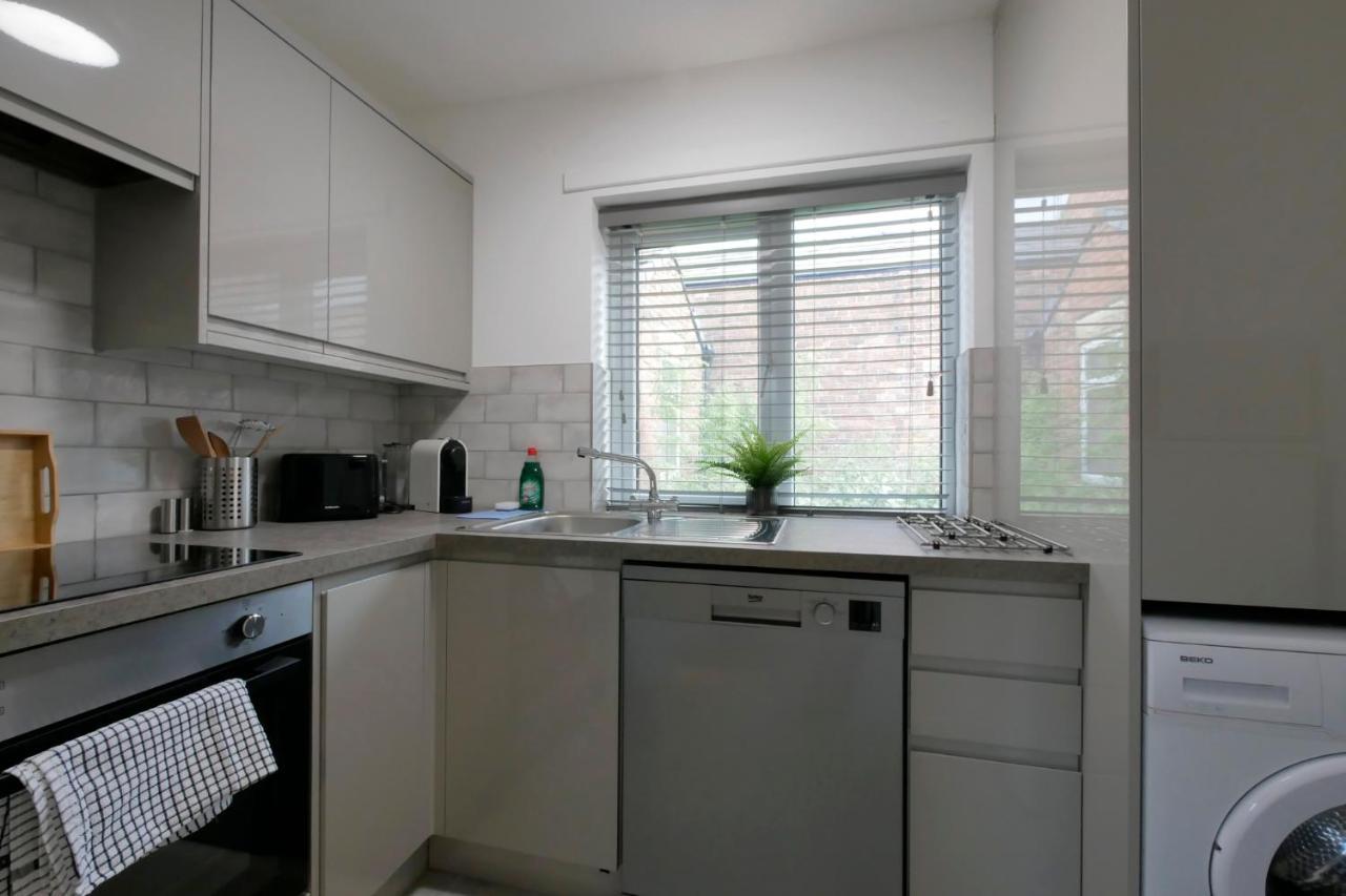 Crewe Short Lets 6 Victoria Court, Crewe Apartment Bagian luar foto